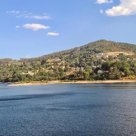 Casinha De Padroes * Venda Nova (Villa Real)